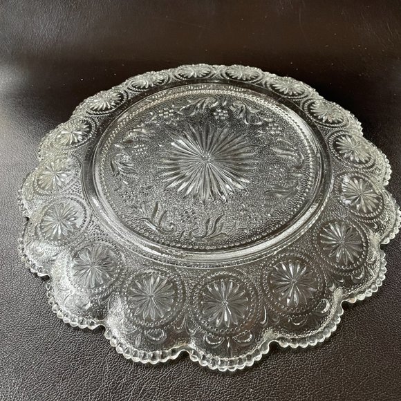 Vintage 60s American Concord Glass Round Plate/Platter with Scalloped Edge - Picture 5 of 5